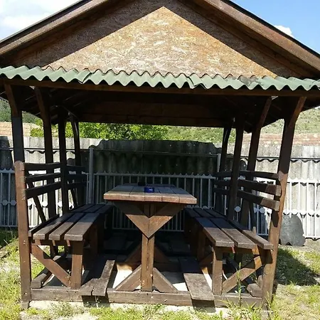 Eles Vendeghazak Guest house *